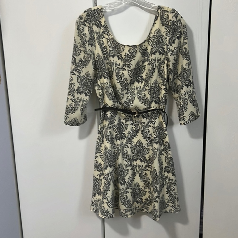 Adorable 3/4 length sleeve dress Venetian iris flower print